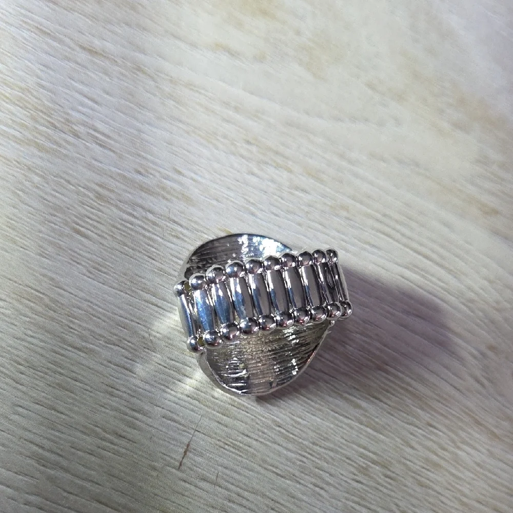 🌹#95 Paparazzi Silver Hammered Ring